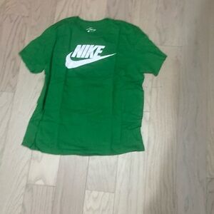 Nike Green T-Shirt Size Large